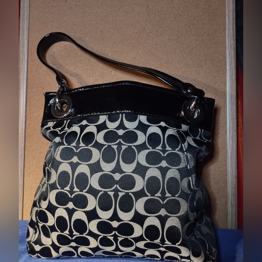 Coach Ashley Signature CrossBody Handbag W/Shoulder Strap and Black and Silver - Picture 3 of 10